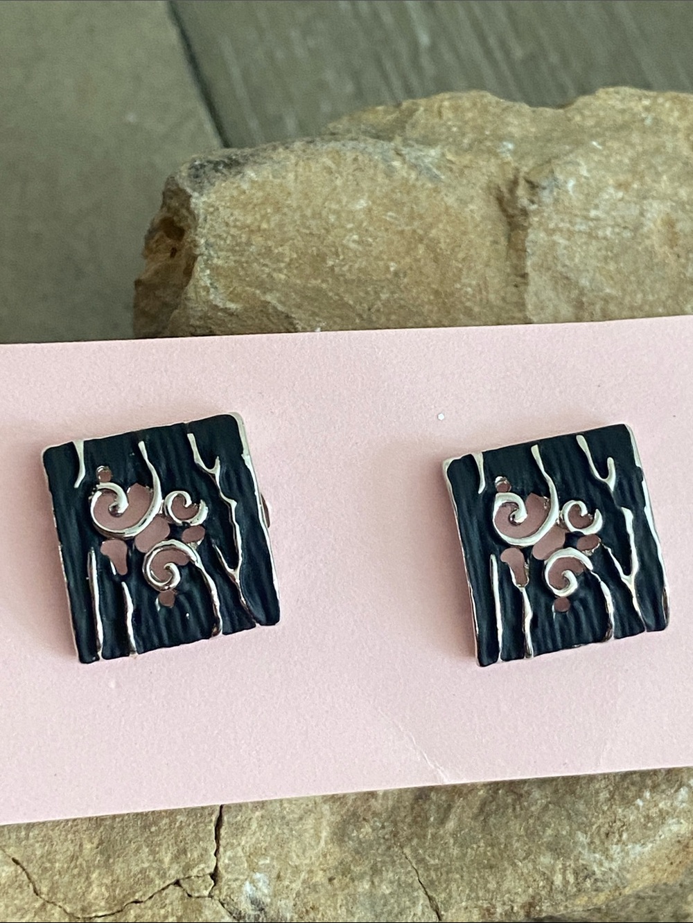 5/$10❤️❤️❤️NEW Square Filigree Black & Silver Tone Zinc Alloy Stud Earrings
